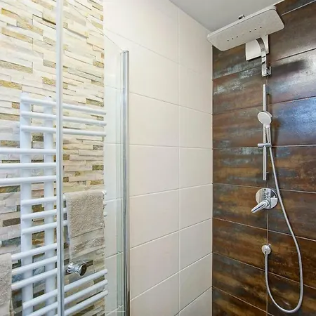 Apartament Auszeit 1 Mit Terasse Und Gratis Parkplatz *