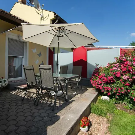 Auszeit 1 Mit Terasse Und Gratis Parkplatz Apartament Leoben (Styria)