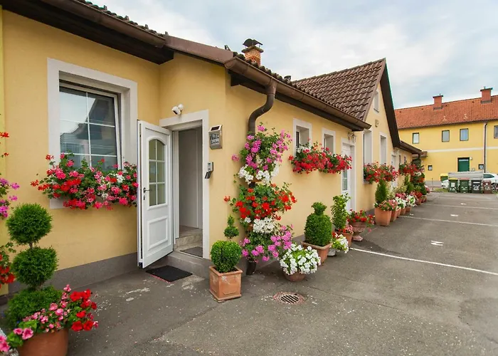 Auszeit 1 Mit Terasse Und Gratis Parkplatz